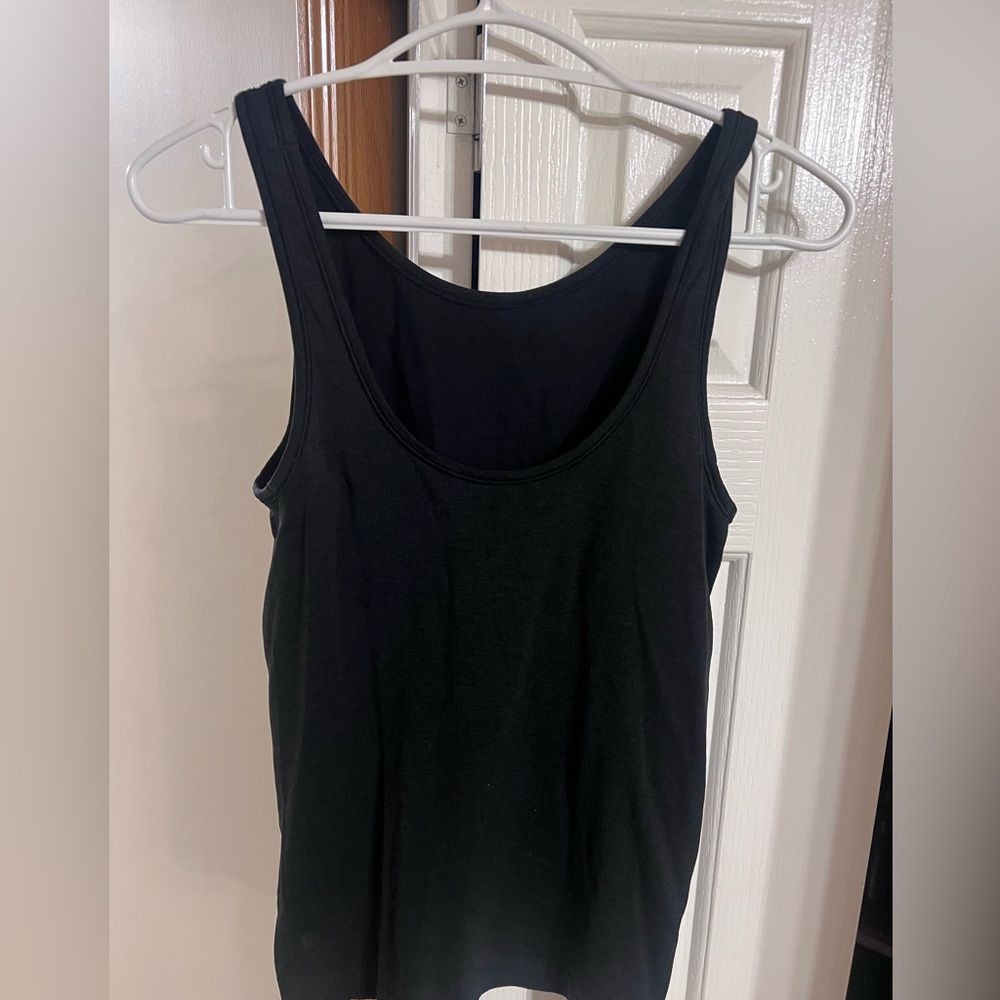 Lululemon black fitted tank top